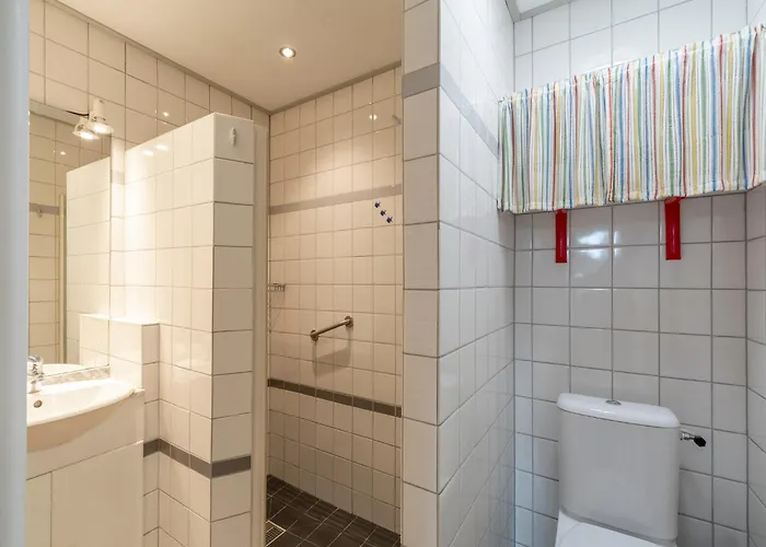 In Near Sandy Petten